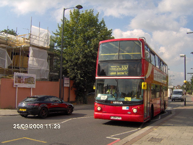 337 East Sheen to Wandsworth. Arriva VLA61 LJ04LFS.